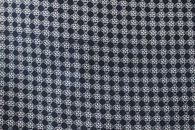 LINNETリネンプリント <br />
          ルールー・藍×白